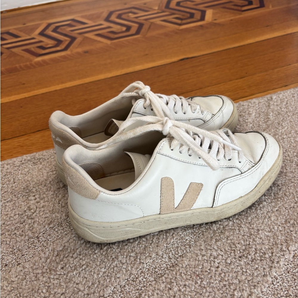 Veja V-12 Leather White Sable Women’s Sneakers US size 7